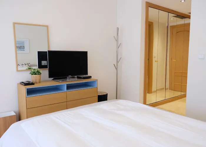 Apartmán Luxury Modern With Terrace, Pool And Garage!
