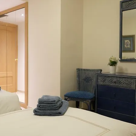 Luxury Modern With Terrace, Pool And Garage! Apartment *