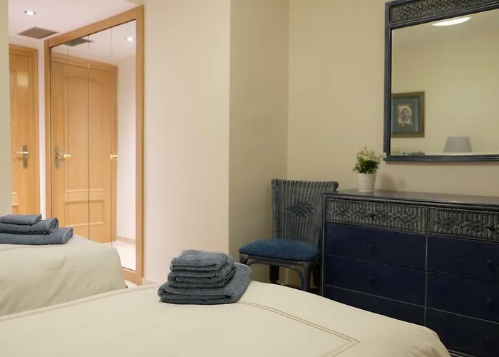 Luxury Modern With Terrace, Pool And Garage! アパート *