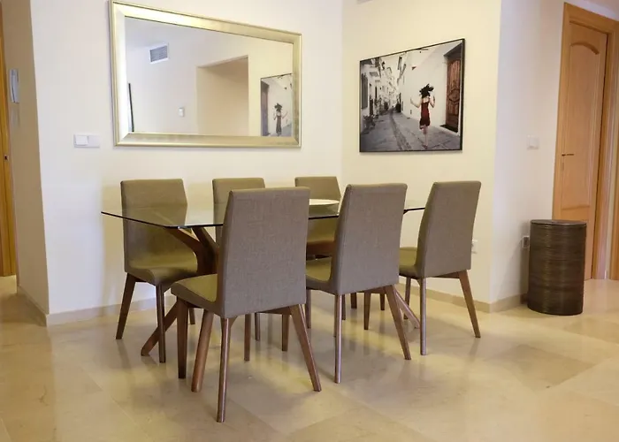 Luxury Modern With Terrace, Pool And Garage! アパート マルベーリャ