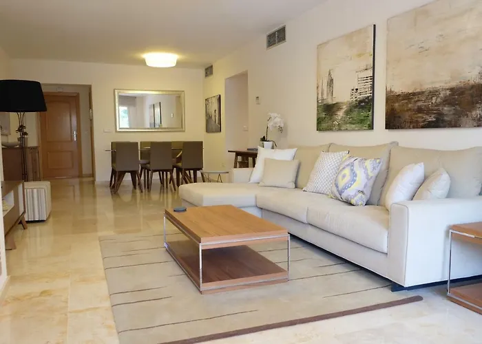 Luxury Modern With Terrace, Pool And Garage! Apartment